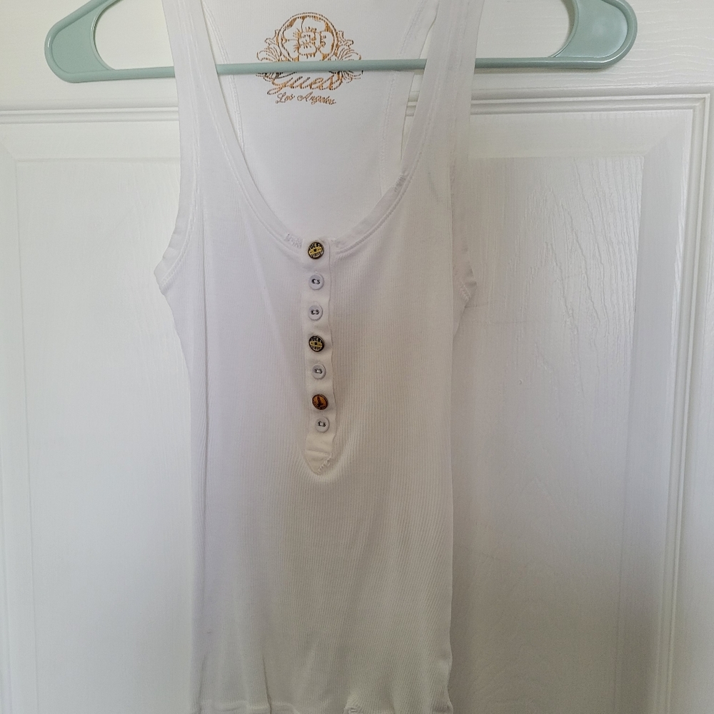 Guess tank